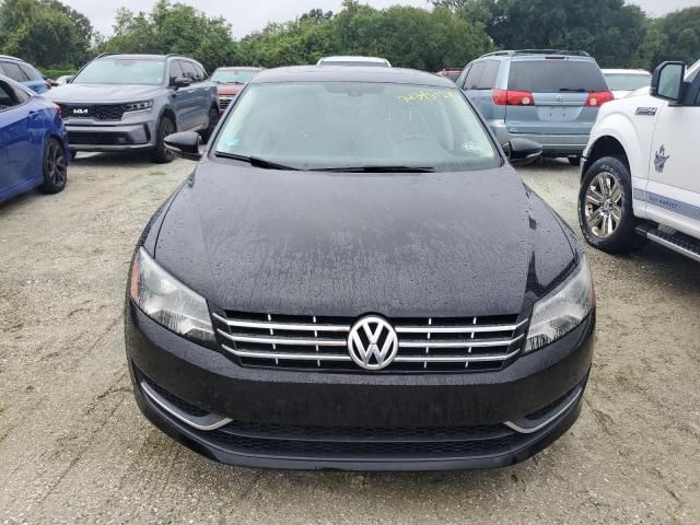 2012 Volkswagen Passat SEL