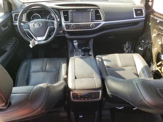 2017 Toyota Highlander SE