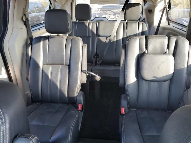 2015 Chrysler Town & Country Touring L