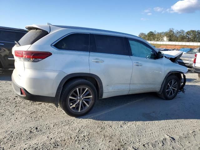 2017 Toyota Highlander SE