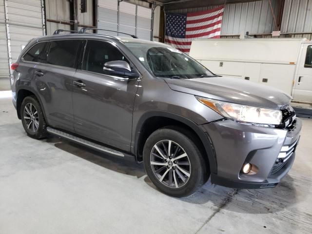 2017 Toyota Highlander SE