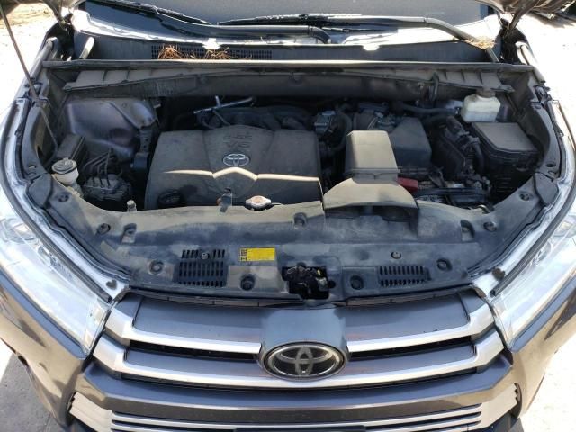 2018 Toyota Highlander SE