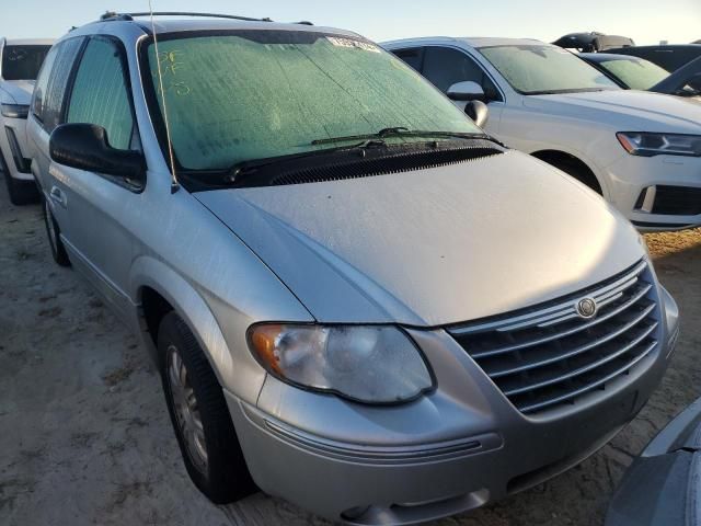 2005 Chrysler Town & Country Touring