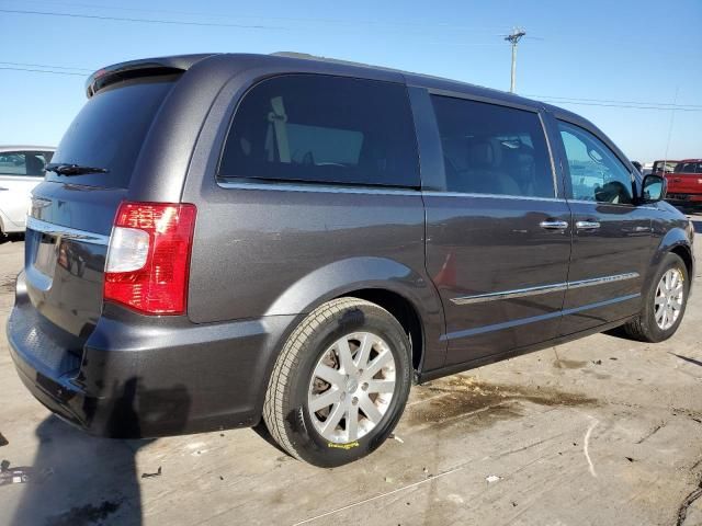 2016 Chrysler Town & Country Touring