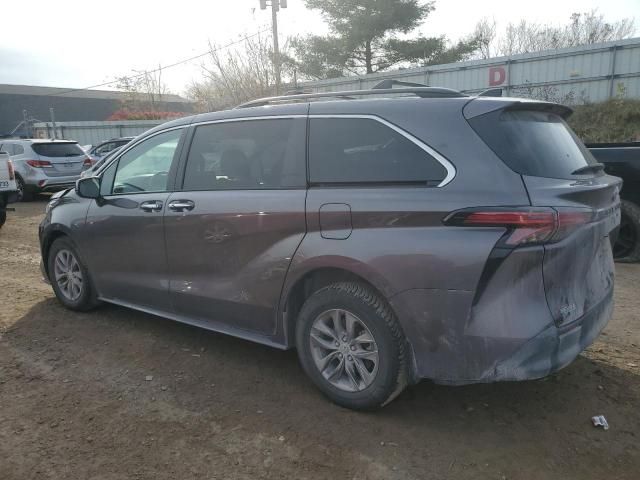 2022 Toyota Sienna XLE