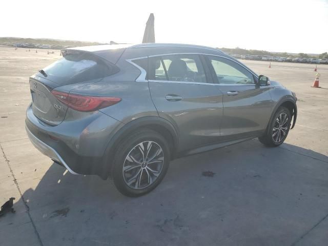 2017 Infiniti QX30 Base