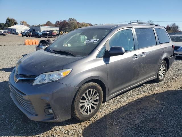 2018 Toyota Sienna XLE