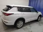 2024 Mitsubishi Outlander ES