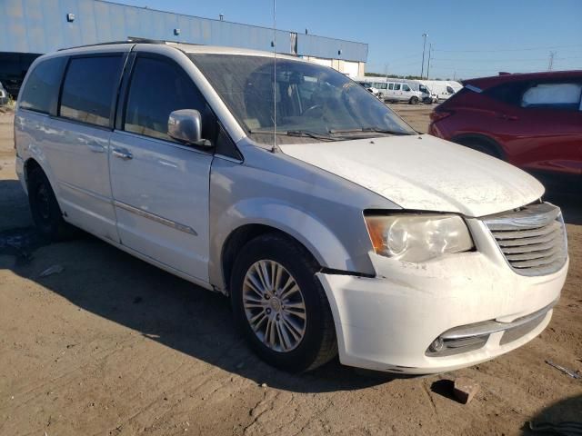 2013 Chrysler Town & Country Touring L