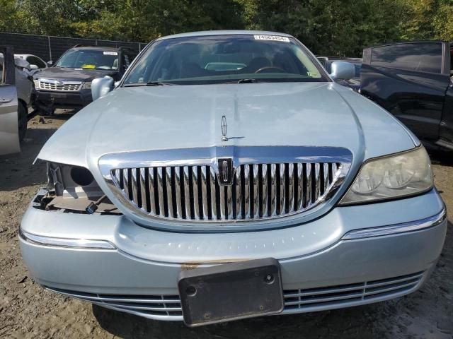 2010 Lincoln Town Car Signature Limited