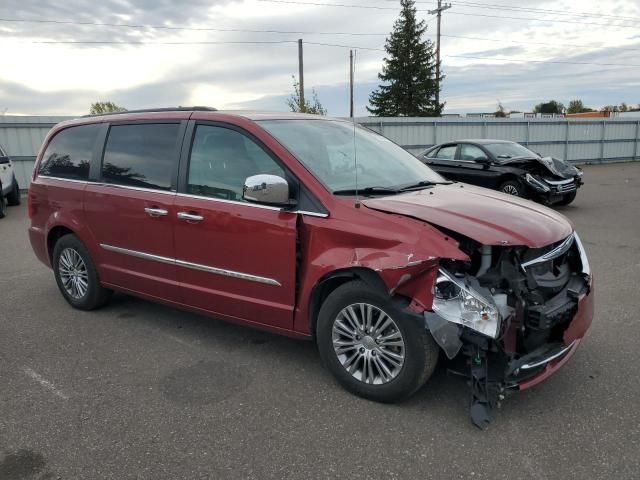 2013 Chrysler Town & Country Touring L