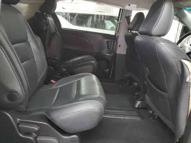 2015 Toyota Sienna Sport