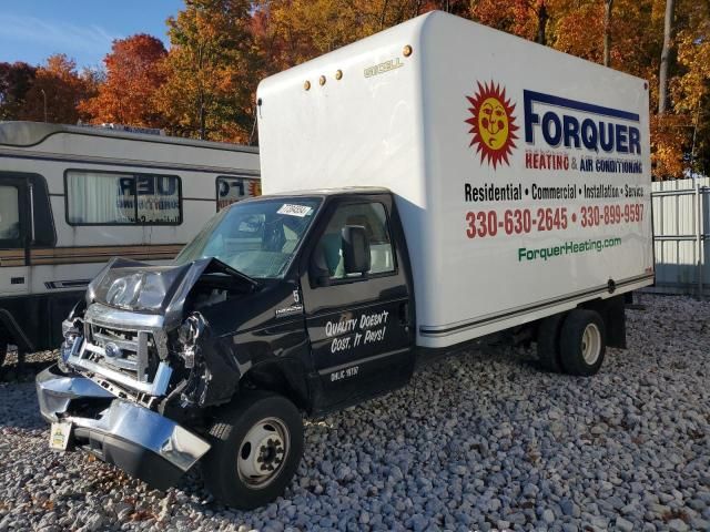 2019 Ford Econoline E450 Super Duty Cutaway Van