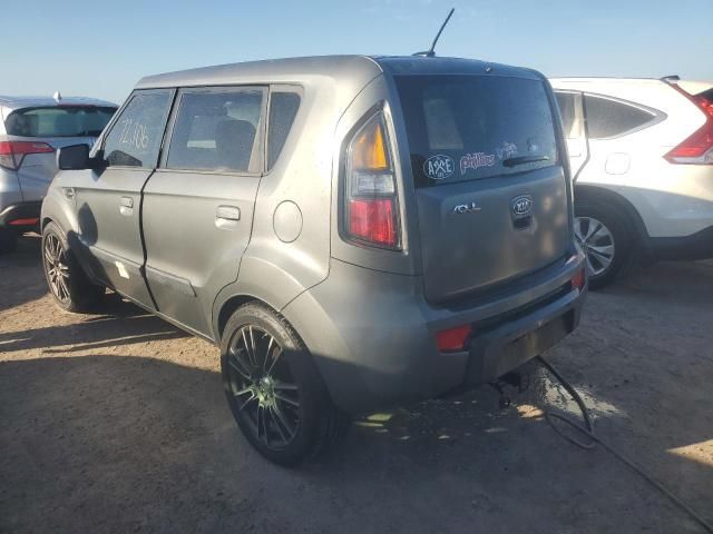 2010 KIA Soul +