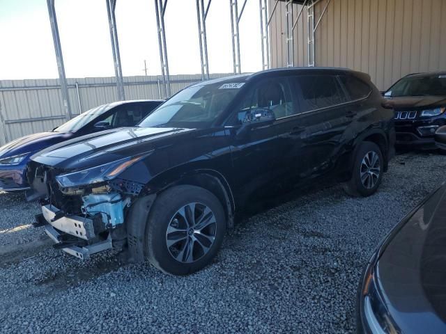 2024 Toyota Highlander LE