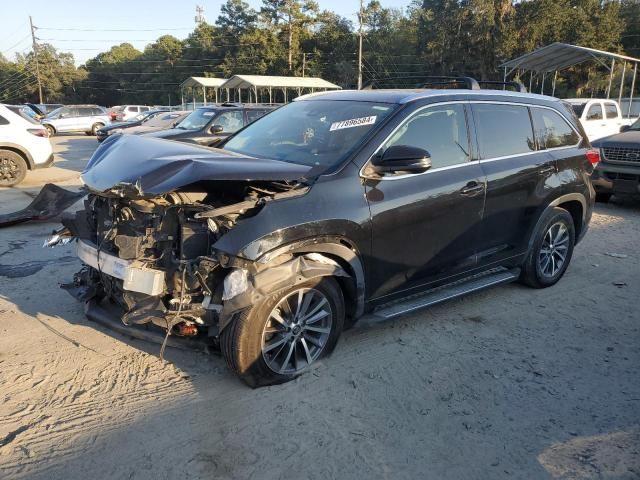 2017 Toyota Highlander SE