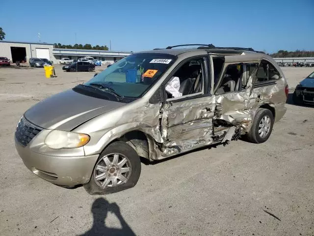 2005 Chrysler Town & Country Touring