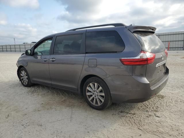 2017 Toyota Sienna XLE