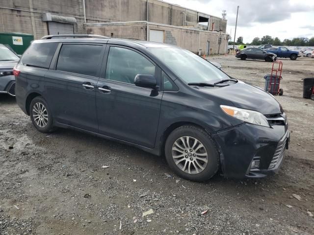 2020 Toyota Sienna XLE