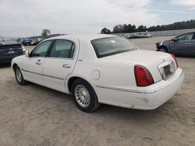 1999 Lincoln Town Car Executive