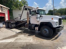 Salvage trucks for sale at Lebanon, TN auction: 2000 Mack 600 RD600