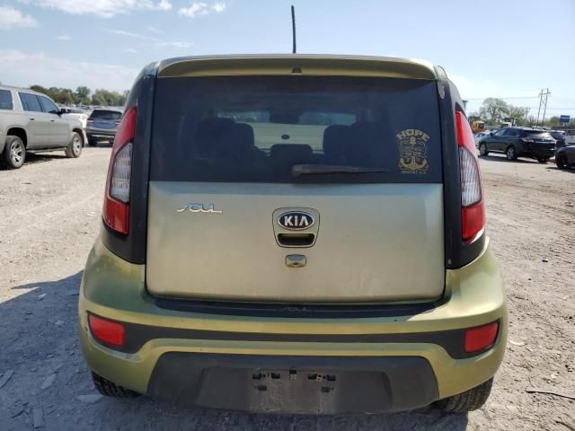 2013 KIA Soul +