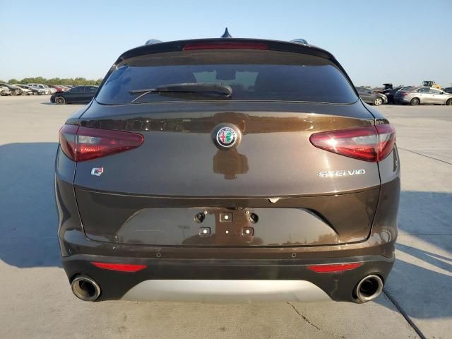 2018 Alfa Romeo Stelvio Sport