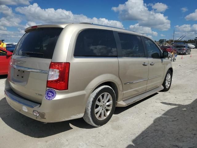 2016 Chrysler Town & Country Limited Platinum