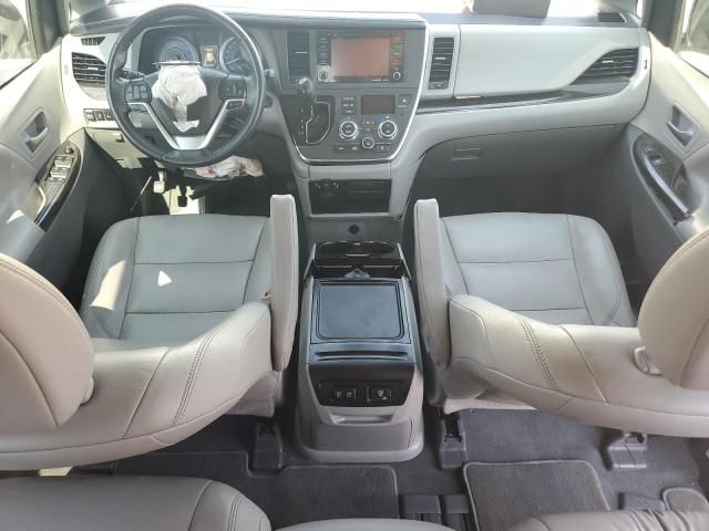 2019 Toyota Sienna XLE