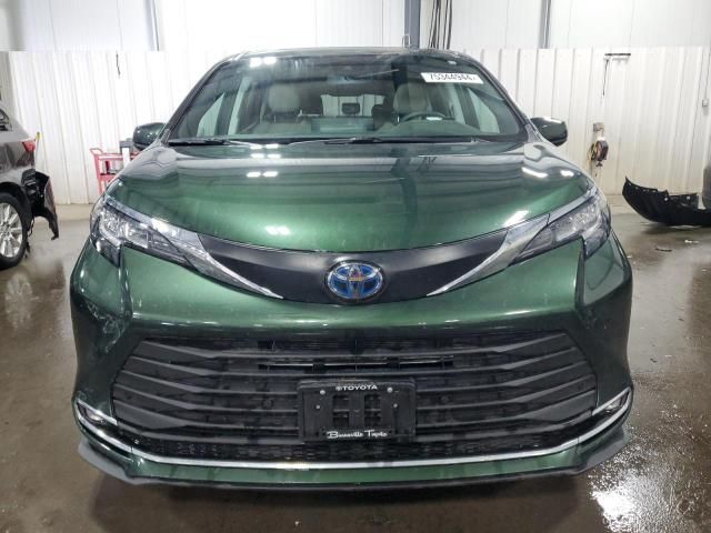 2023 Toyota Sienna XLE