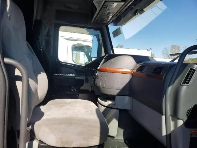 2012 Volvo VN VNL