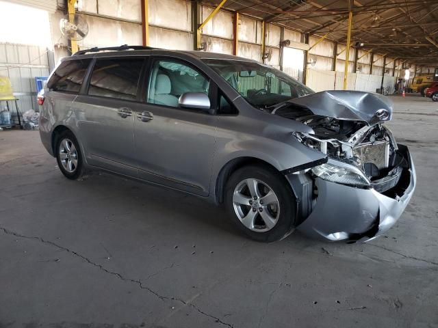 2016 Toyota Sienna LE