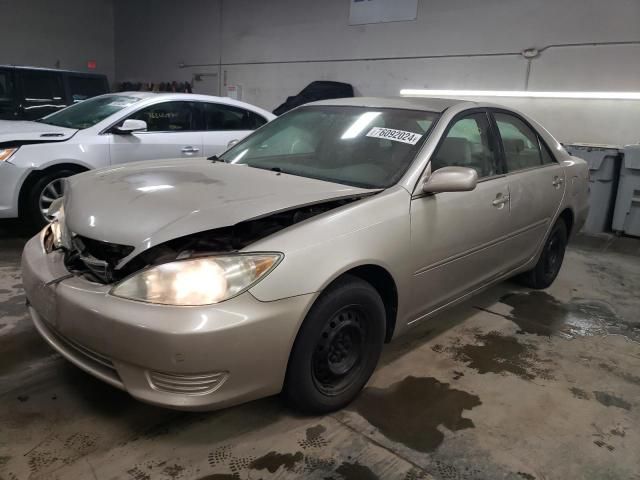 2005 Toyota Camry LE