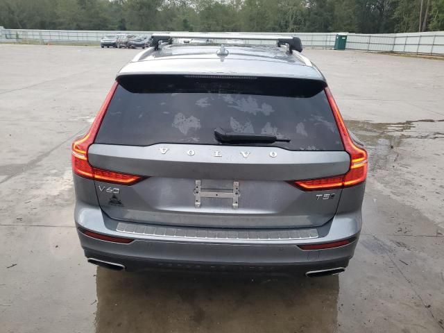 2020 Volvo V60 Cross Country T5 Momentum