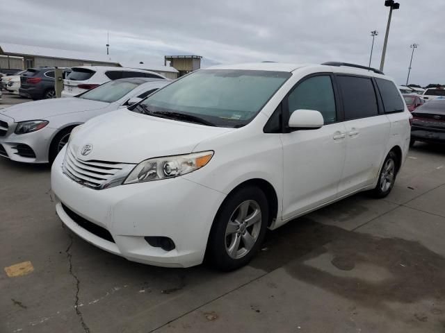 2016 Toyota Sienna LE