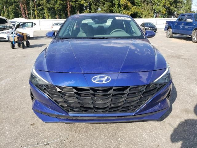 2023 Hyundai Elantra SE