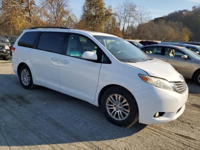 2011 Toyota Sienna XLE