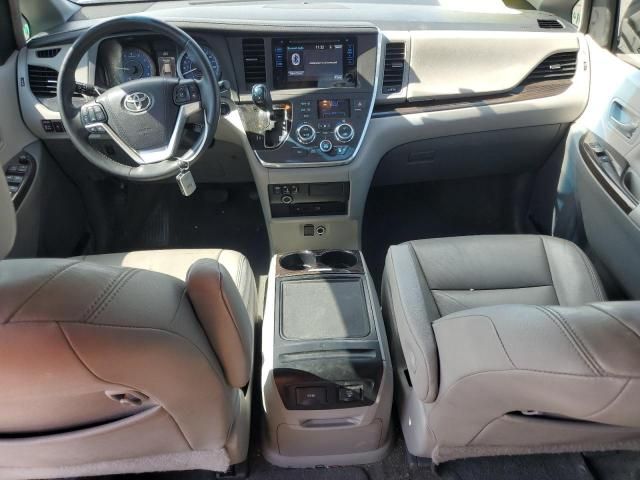 2015 Toyota Sienna XLE