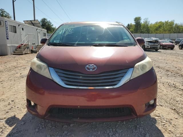 2012 Toyota Sienna XLE