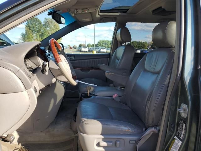 2005 Toyota Sienna XLE