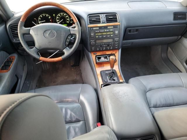 2000 Lexus LS 400