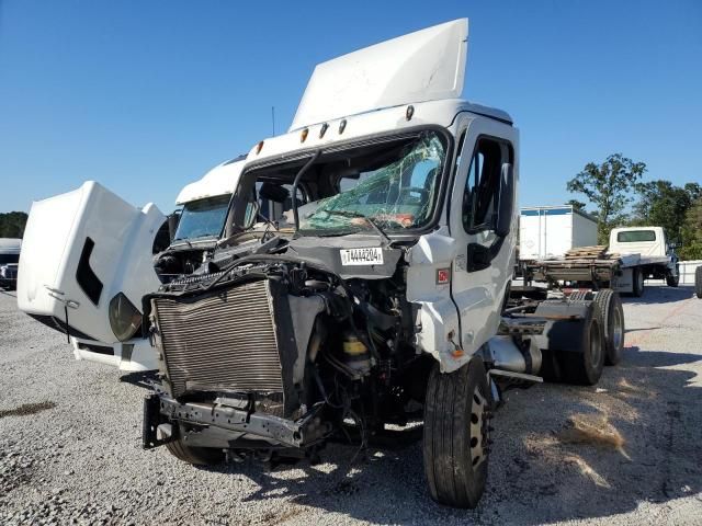 2016 Freightliner Cascadia 113