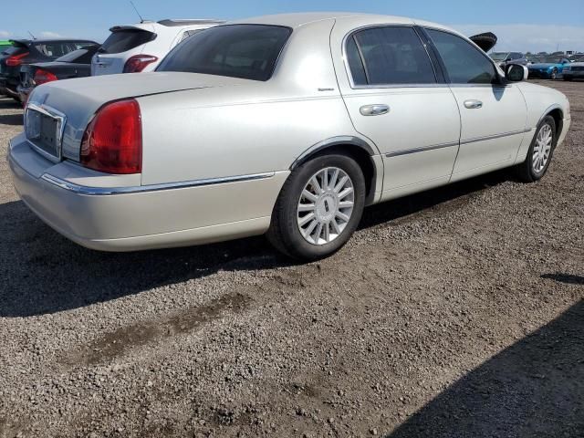 2005 Lincoln Town Car Signature