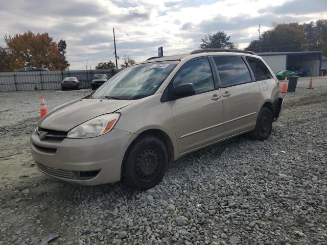 2004 Toyota Sienna CE