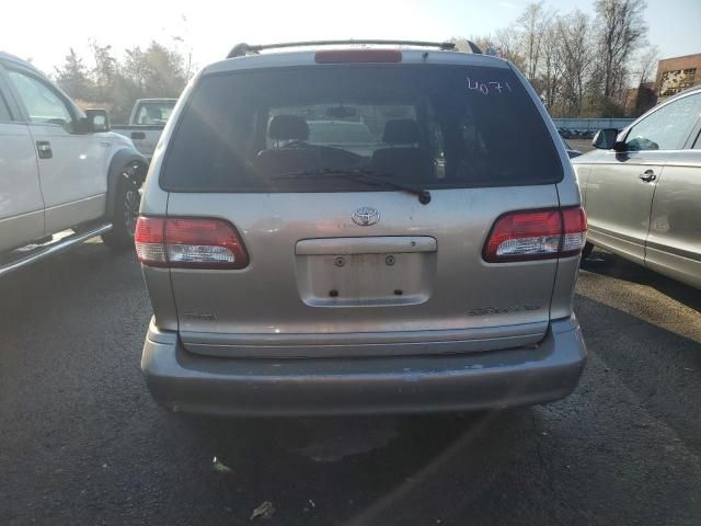 2002 Toyota Sienna LE