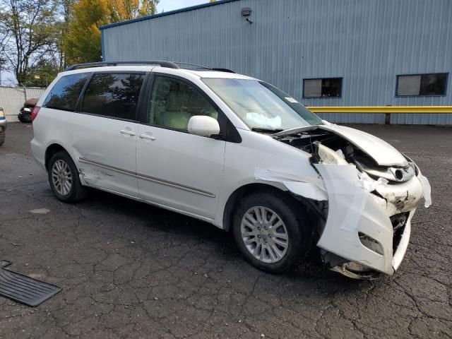 2010 Toyota Sienna XLE