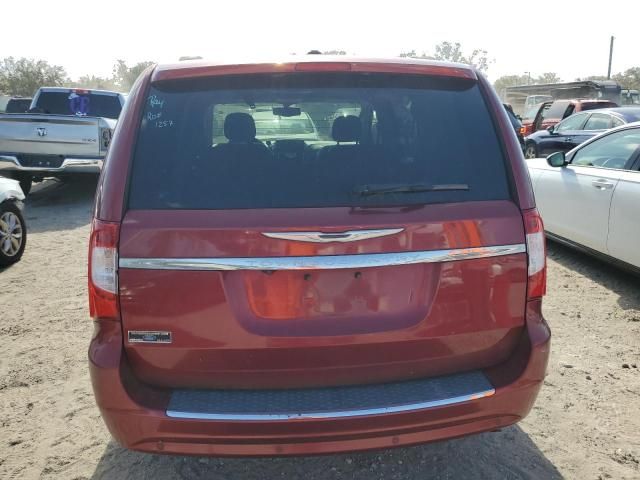 2013 Chrysler Town & Country Touring L