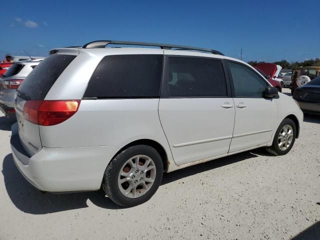 2004 Toyota Sienna XLE