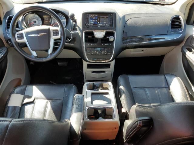 2014 Chrysler Town & Country Touring L