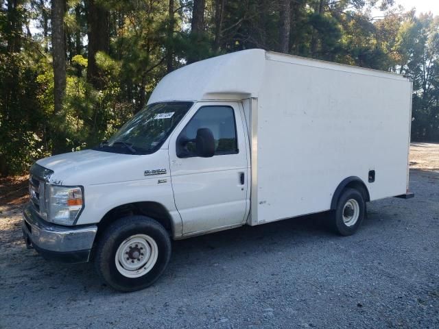 2016 Ford Econoline E350 Super Duty Cutaway Van